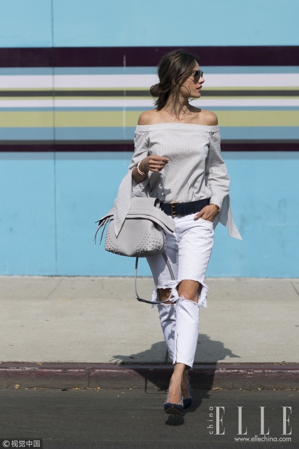 方领、V领、一字领,夏日显瘦领型大Battle