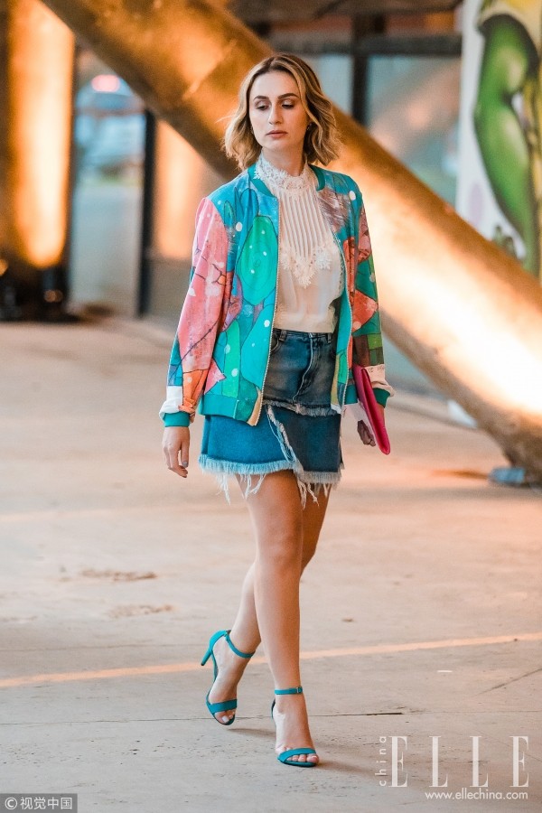 怎么穿都朝气满满的牛仔半裙,女神超模都在穿!