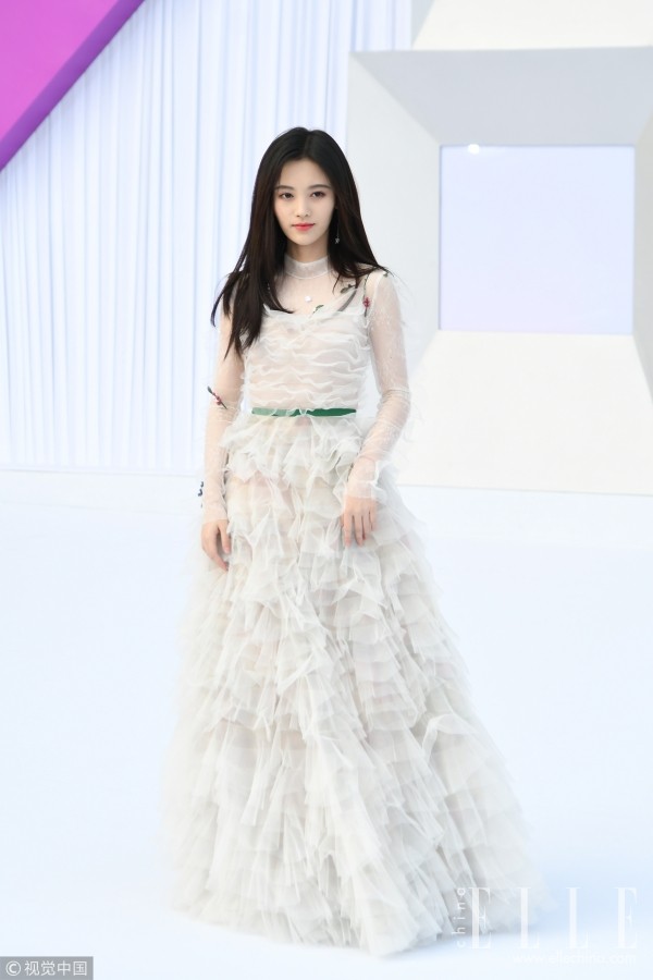 她们穿连衣裙这么瘦原本都是由于这条腰带!