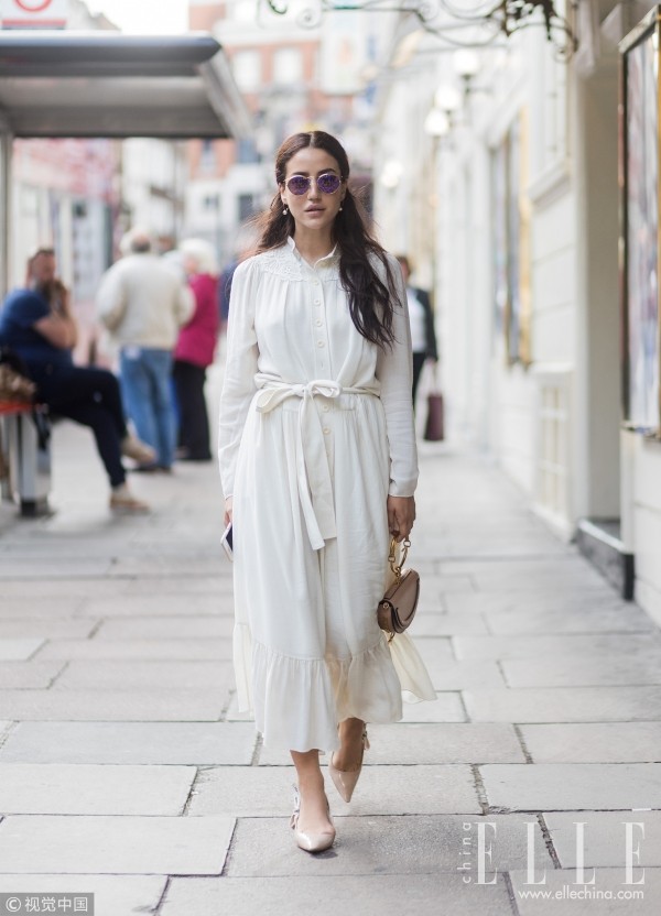 她们穿连衣裙这么瘦原本都是由于这条腰带!