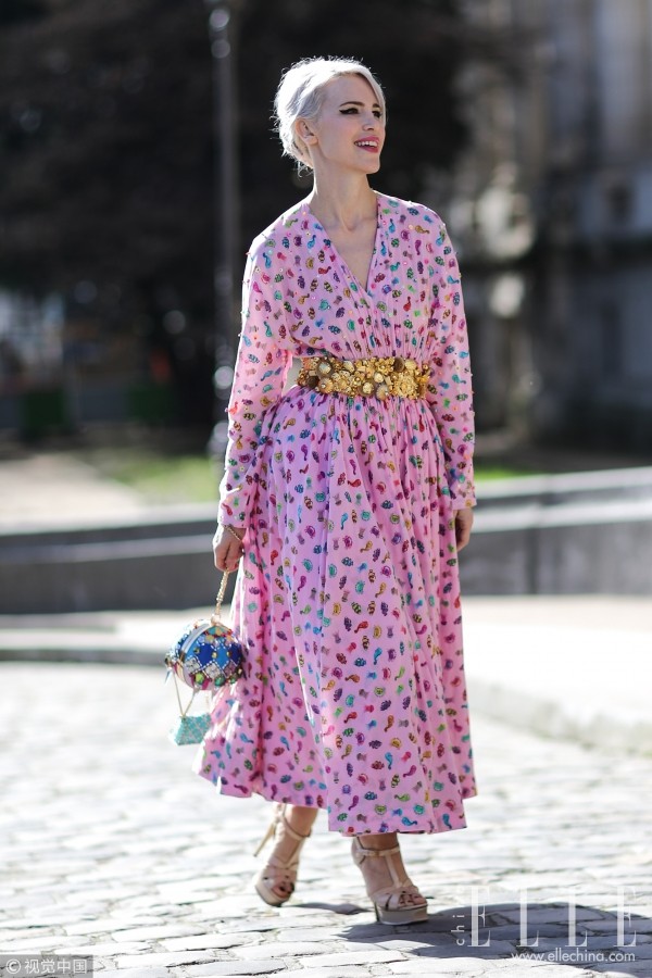 她们穿连衣裙这么瘦原本都是由于这条腰带!